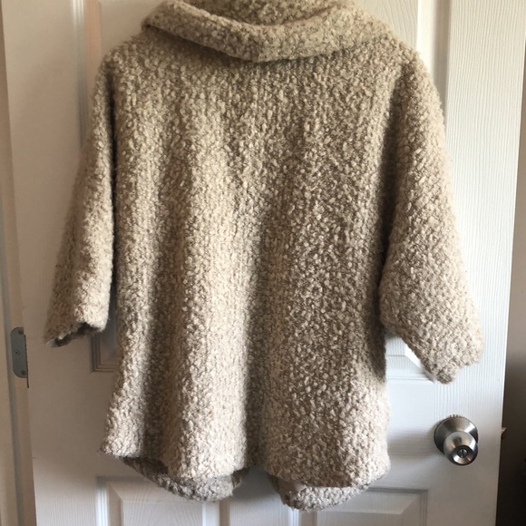 Fuzzy Democracy Sweater - Picture 4 of 4